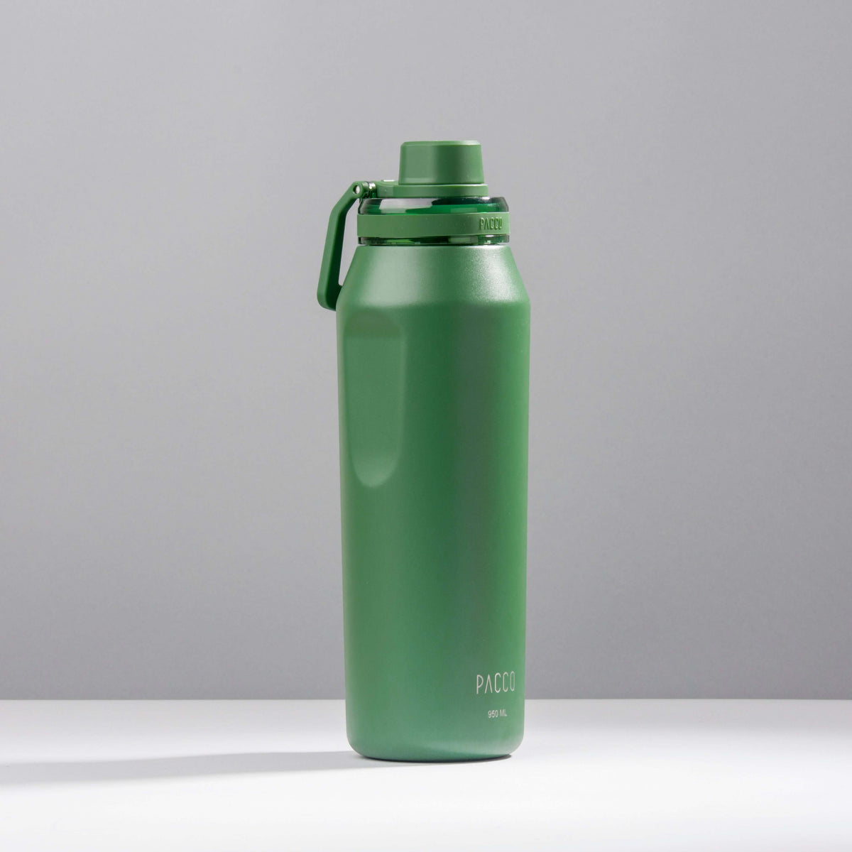 Garrafa Térmica PACCO Vyta 950ml verde com design sofisticado e isolamento a vácuo para desempenho térmico superior.