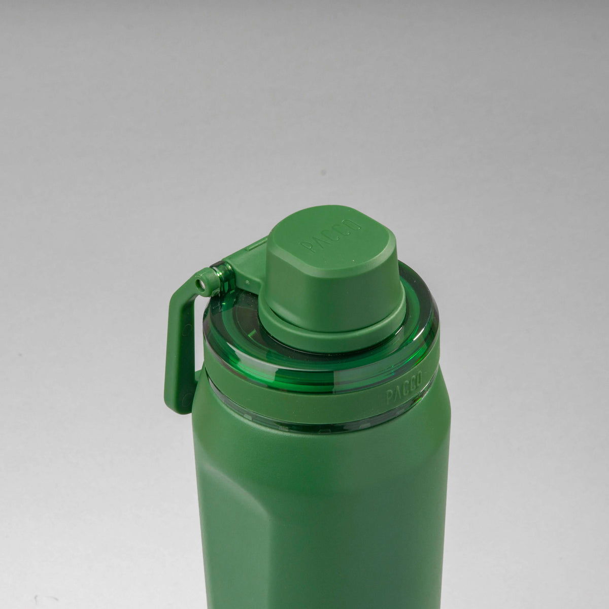 Garrafa Térmica PACCO Vyta 650ml em verde, design elegante e alto desempenho térmico, aço inox 18/10, tampa de rosca.