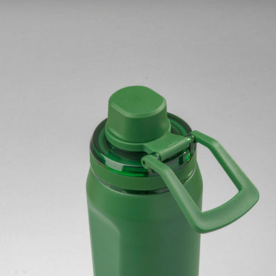 Garrafa Térmica PACCO Vyta 650ml em aço inox 18/10 com tampa verde e alça prática, ideal para manter bebidas quentes ou frias.