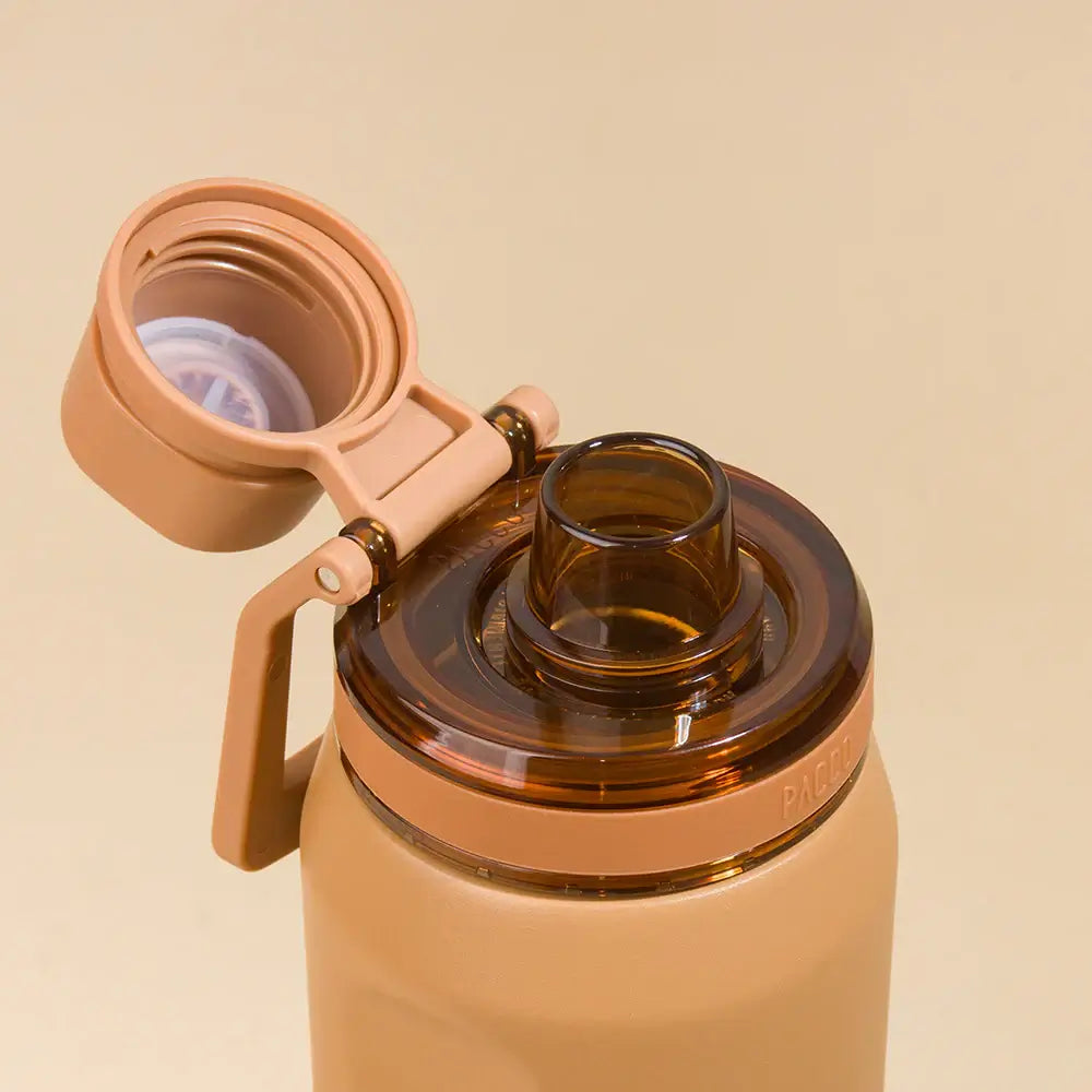 Garrafa Térmica PACCO Vyta 500ml com tampa aberta, mostrando design sofisticado e tecnologia de vedação em aço inox 18/10.