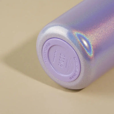 Detalhe da base da Garrafa Térmica Vyta 650ml PACCO | PEDRAS PRECIOSAS com acabamento iridescente, tecnologia térmica e sustentável.