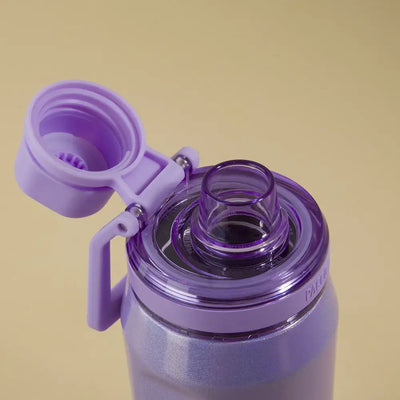 Garrafa Térmica Vyta 650ml PACCO | PEDRAS PRECIOSAS com design elegante em roxo, tampa aberta mostrando detalhes e tecnologia térmica.